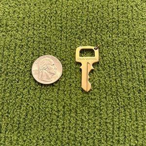 Auth. Louis Vuitton Gold Breloques Charm